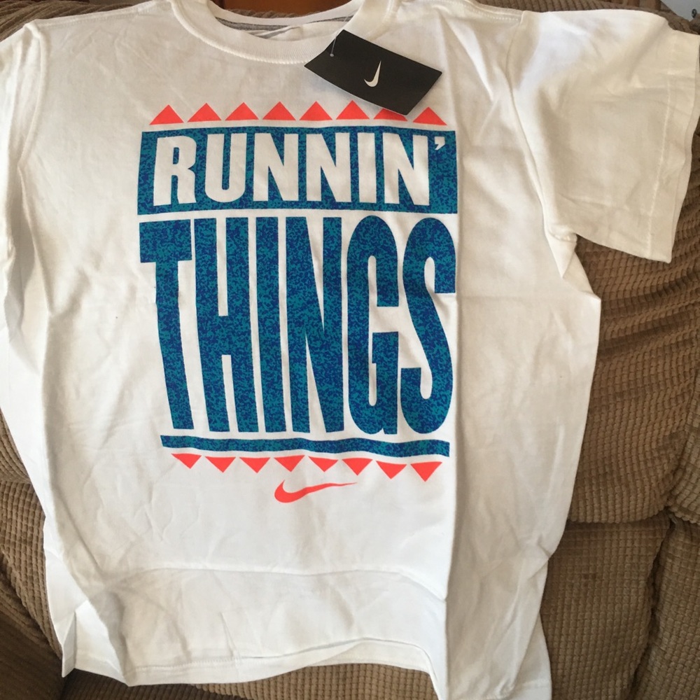 NWT boys medium Nike tee